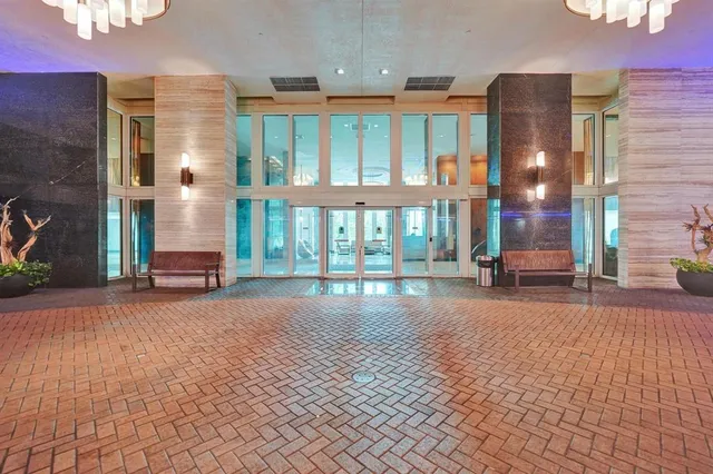 $7,900 | 101 South Fort Lauderdale Beach Boulevard, Unit 806, Fort Lauderdale, FL 33316