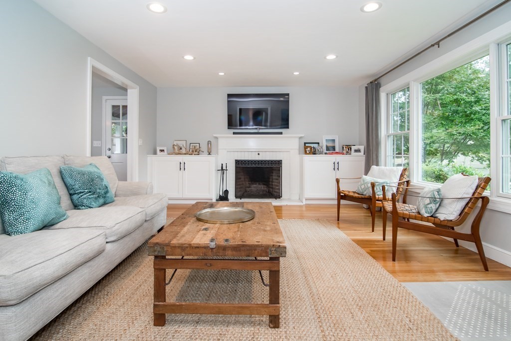 104 Warren Road Ashland, MA 01721 - Photo 3 of 19