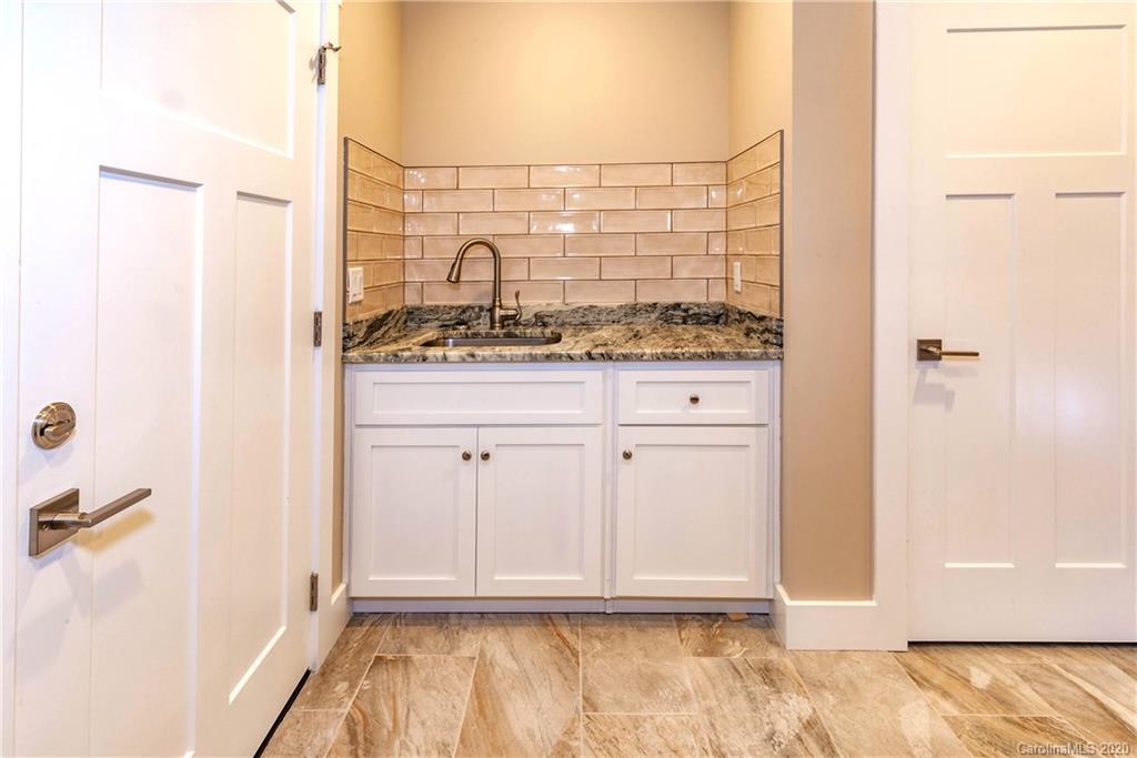 515 Cheulah Road, Unit L2/U22 Brevard, NC 28712 - Photo 12 of 39 Gallery Image 12