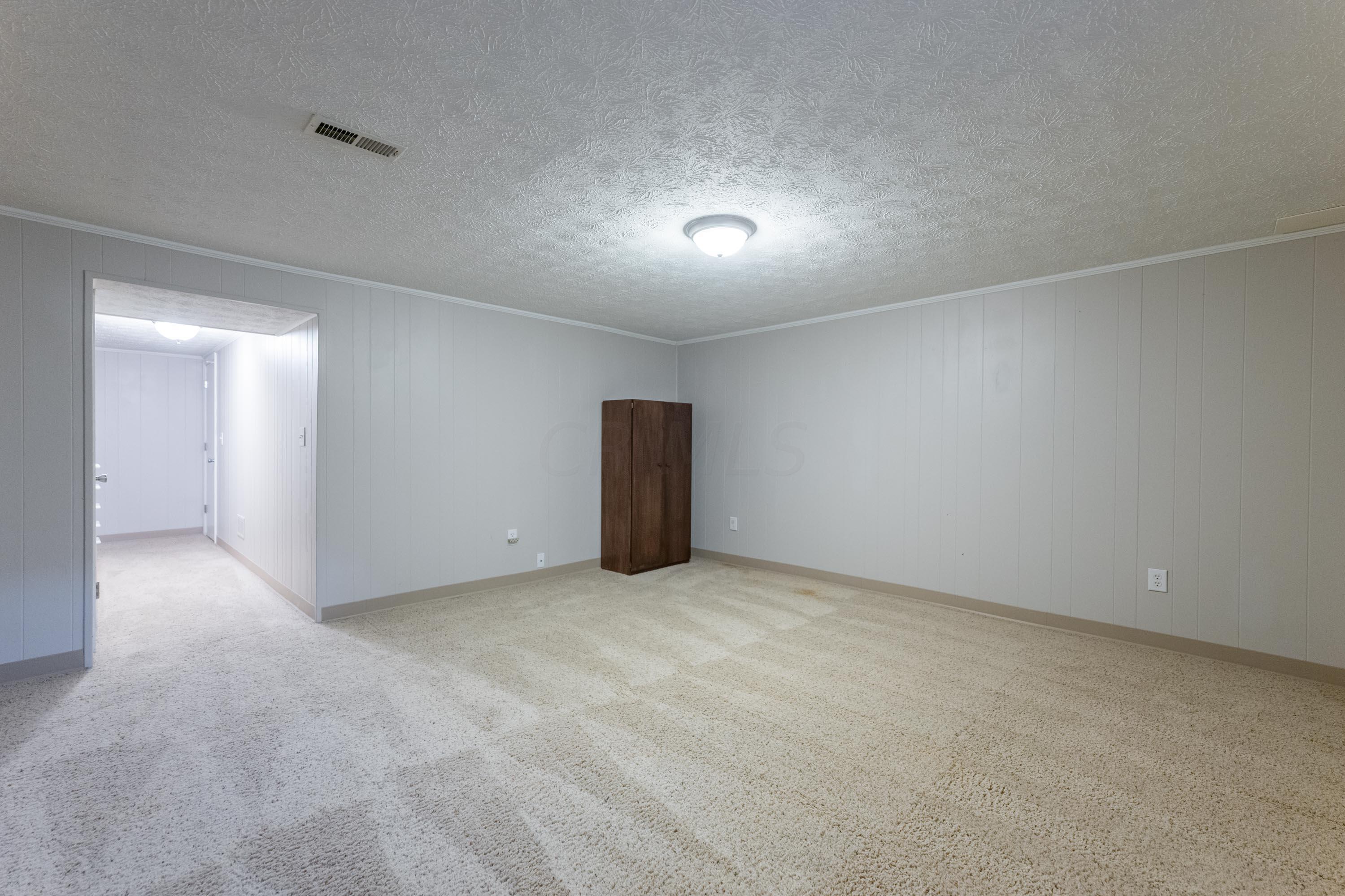 7762 Sawmill Road Dublin, OH 43016 - Photo 31 of 38 Finished lower level