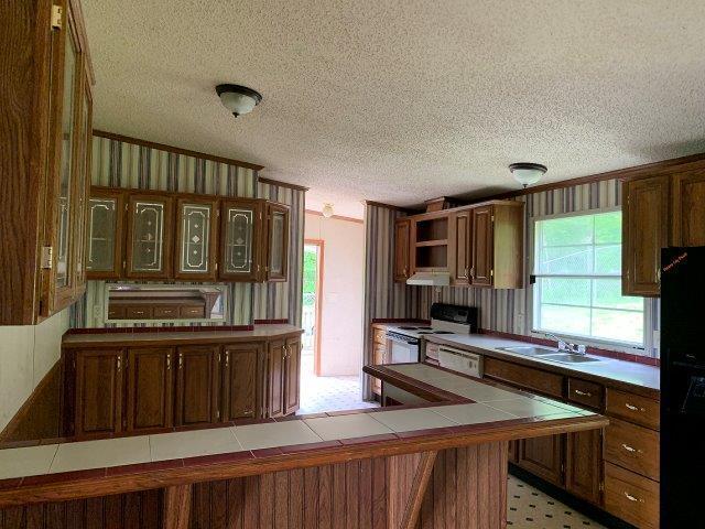 1819 Paint Rock Valley Road Philadelphia, TN 37846 - Photo 2 of 17 2 kithen