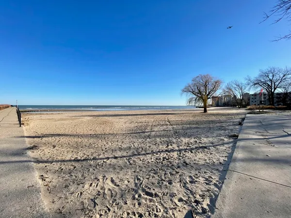 $1,595 | 1127 West Farwell Avenue, Unit 105, Chicago, IL 60626