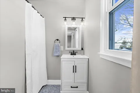 a view of a storage & utility room with washer and dryer