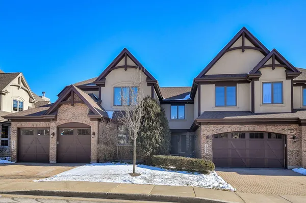 $1,650,000 | 2009 Mackenzie Place, Unit 2009, Wheaton, IL 60187