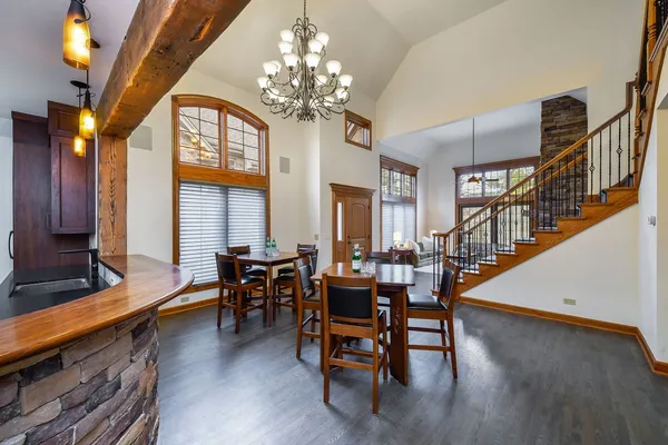 $1,650,000 | 2009 Mackenzie Place, Unit 2009, Wheaton, IL 60187