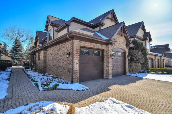 $1,650,000 | 2009 Mackenzie Place, Unit 2009, Wheaton, IL 60187