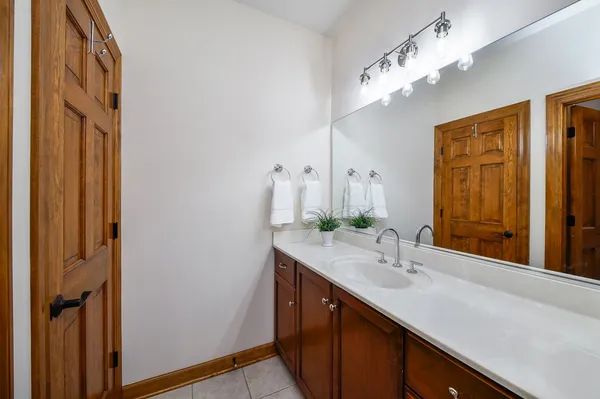 $1,650,000 | 2009 Mackenzie Place, Unit 2009, Wheaton, IL 60187