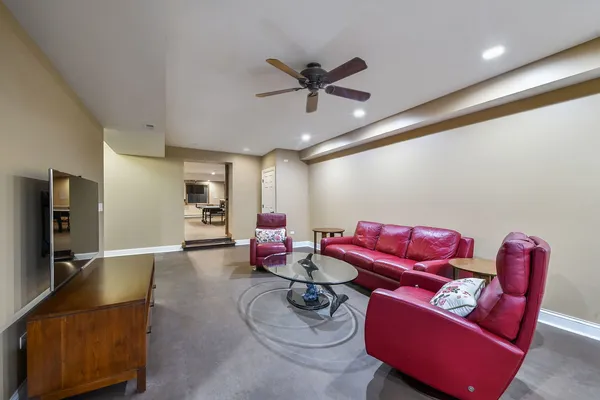 $1,650,000 | 2009 Mackenzie Place, Unit 2009, Wheaton, IL 60187