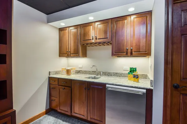 $1,650,000 | 2009 Mackenzie Place, Unit 2009, Wheaton, IL 60187