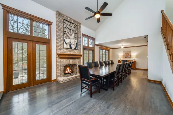 $1,650,000 | 2009 Mackenzie Place, Unit 2009, Wheaton, IL 60187