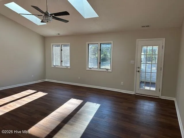 $2,300 | 211 Forest Oaks Drive, New Bern, NC 28562