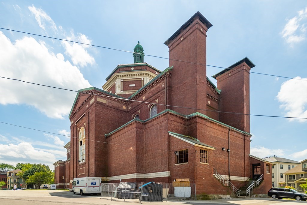 361 Centre Street Boston, MA 02130 - Photo 4 of 9