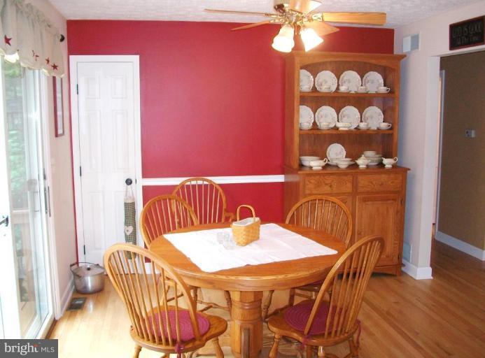572 Murphy Road Berkeley Springs, WV 25411 - Photo 6 of 30 Dining Room