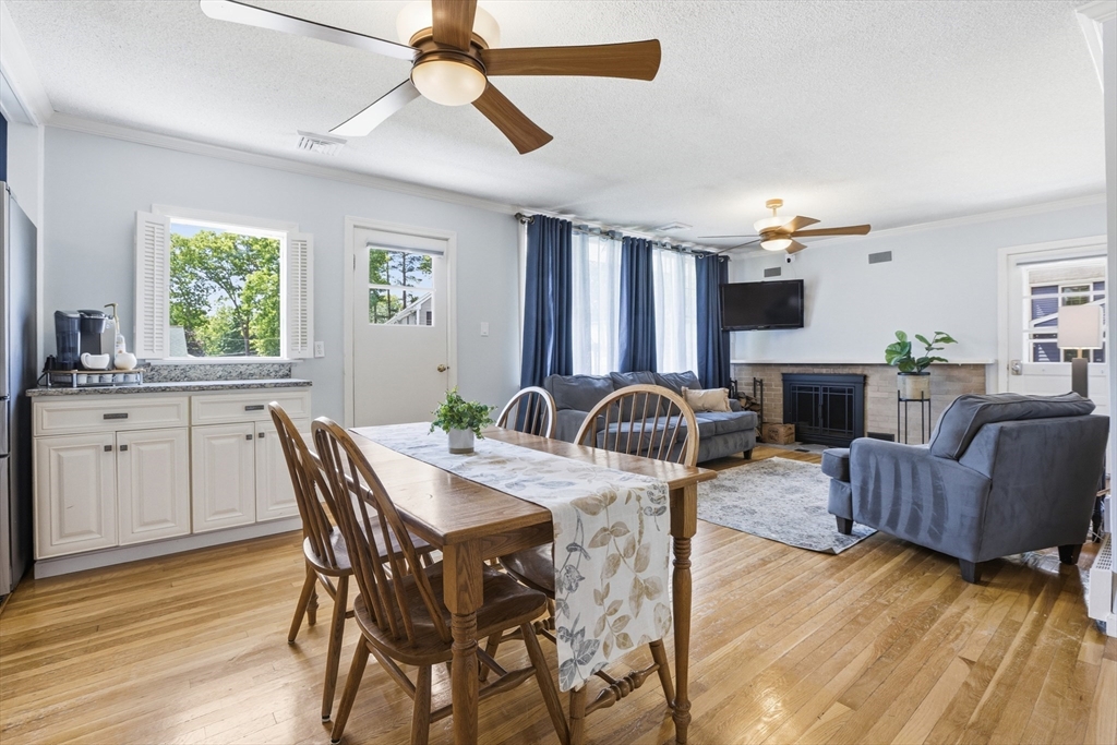 8 Maple Road Westford, MA 01886 - Photo 4 of 35