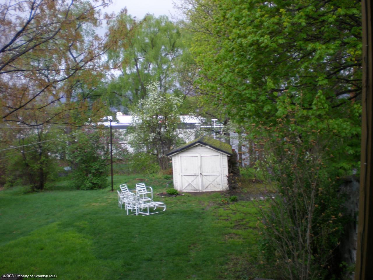 334 Spring Street Dunmore, PA 18512 - Photo 4 of 8 Gallery Image 4