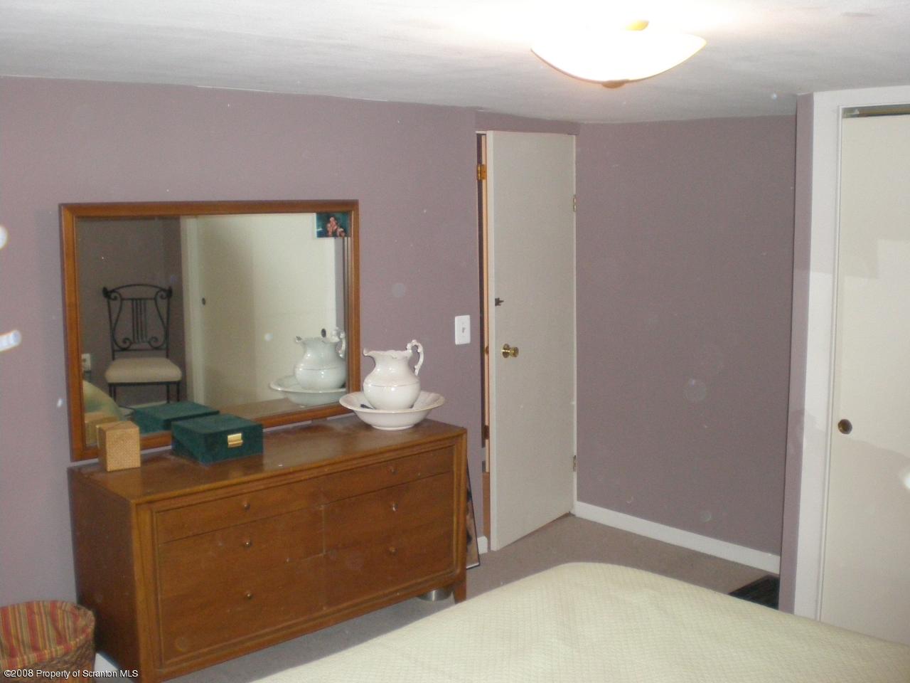 334 Spring Street Dunmore, PA 18512 - Photo 7 of 8 Gallery Image 7