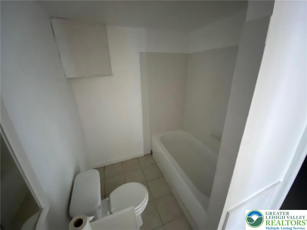 1239 4th Street, Unit DOWNSTAIRS Slatington, PA 18080 - Photo 8 of 9