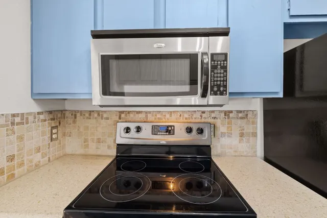 $1,300 | 1705 Crossing Place, Unit 117B, Austin, TX 78741