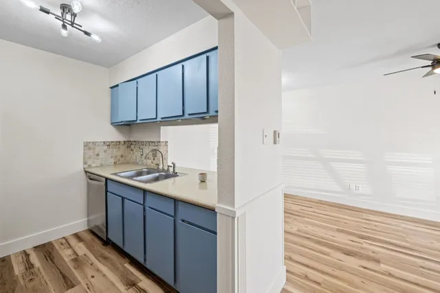 $1,300 | 1705 Crossing Place, Unit 117B, Austin, TX 78741