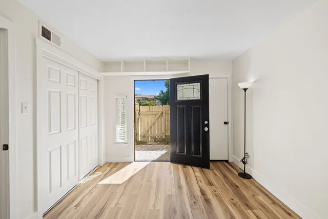 $1,300 | 1705 Crossing Place, Unit 117B, Austin, TX 78741