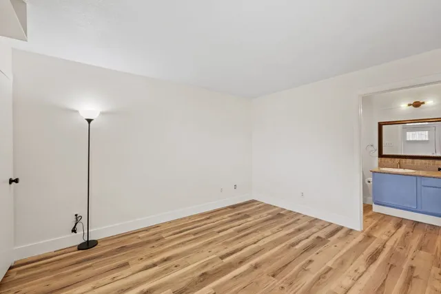 $1,300 | 1705 Crossing Place, Unit 117B, Austin, TX 78741