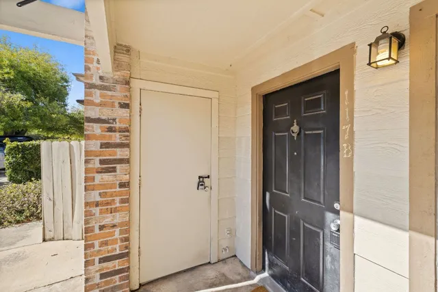 $1,300 | 1705 Crossing Place, Unit 117B, Austin, TX 78741