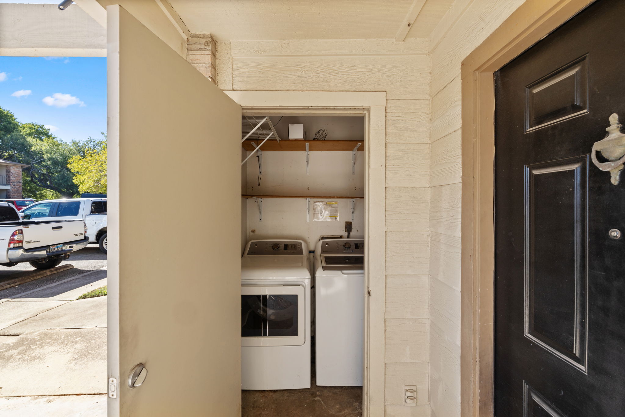 1705 Crossing Place, Unit 117B Austin, TX 78741 - Photo 30 of 33 Laundry/storage room