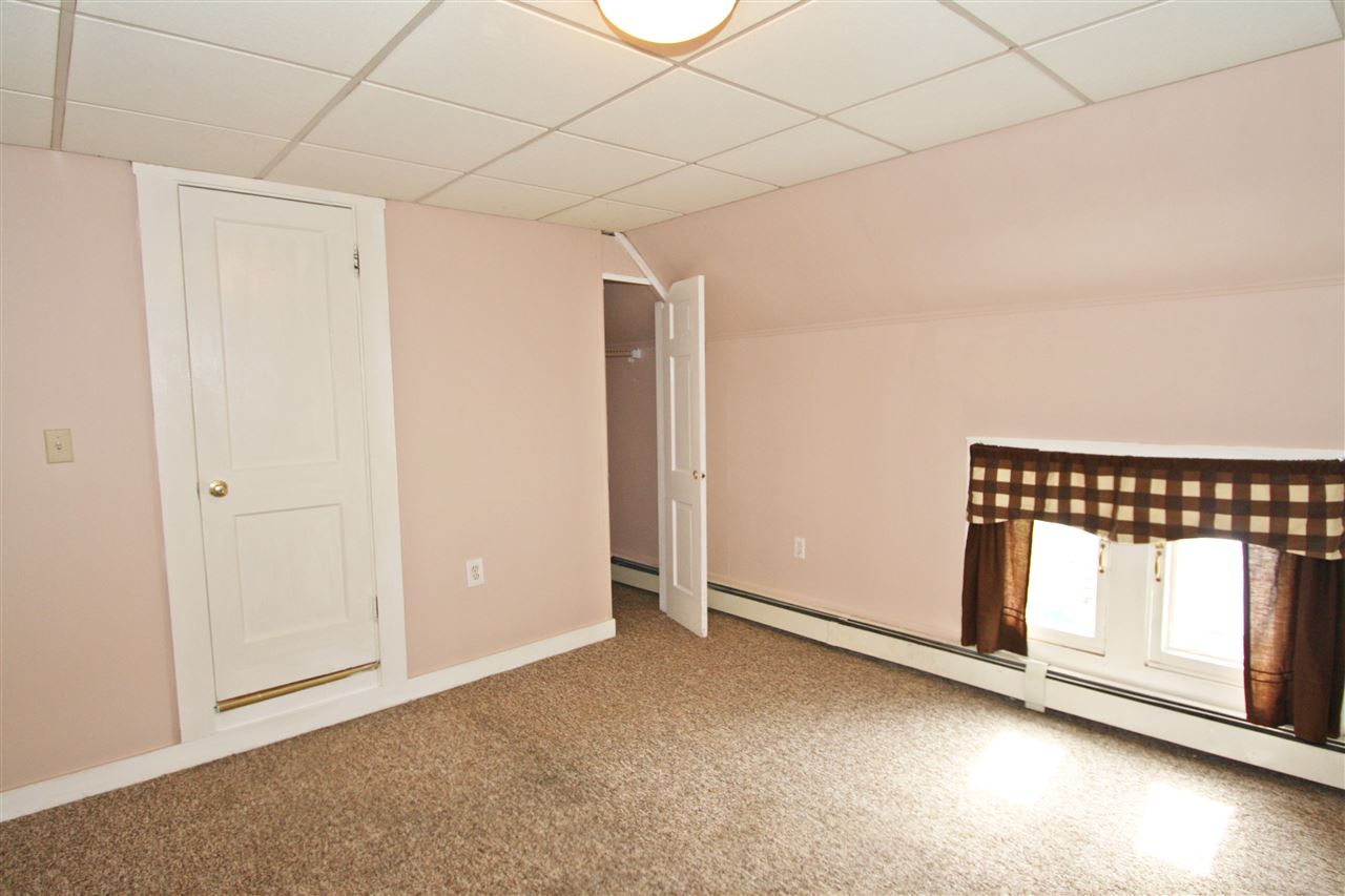 116 Charles Street Rochester, NH 03867 - Photo 11 of 33