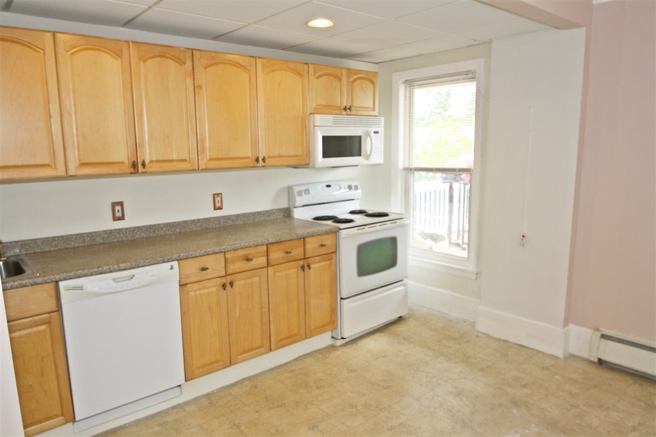 116 Charles Street Rochester, NH 03867 - Photo 3 of 33