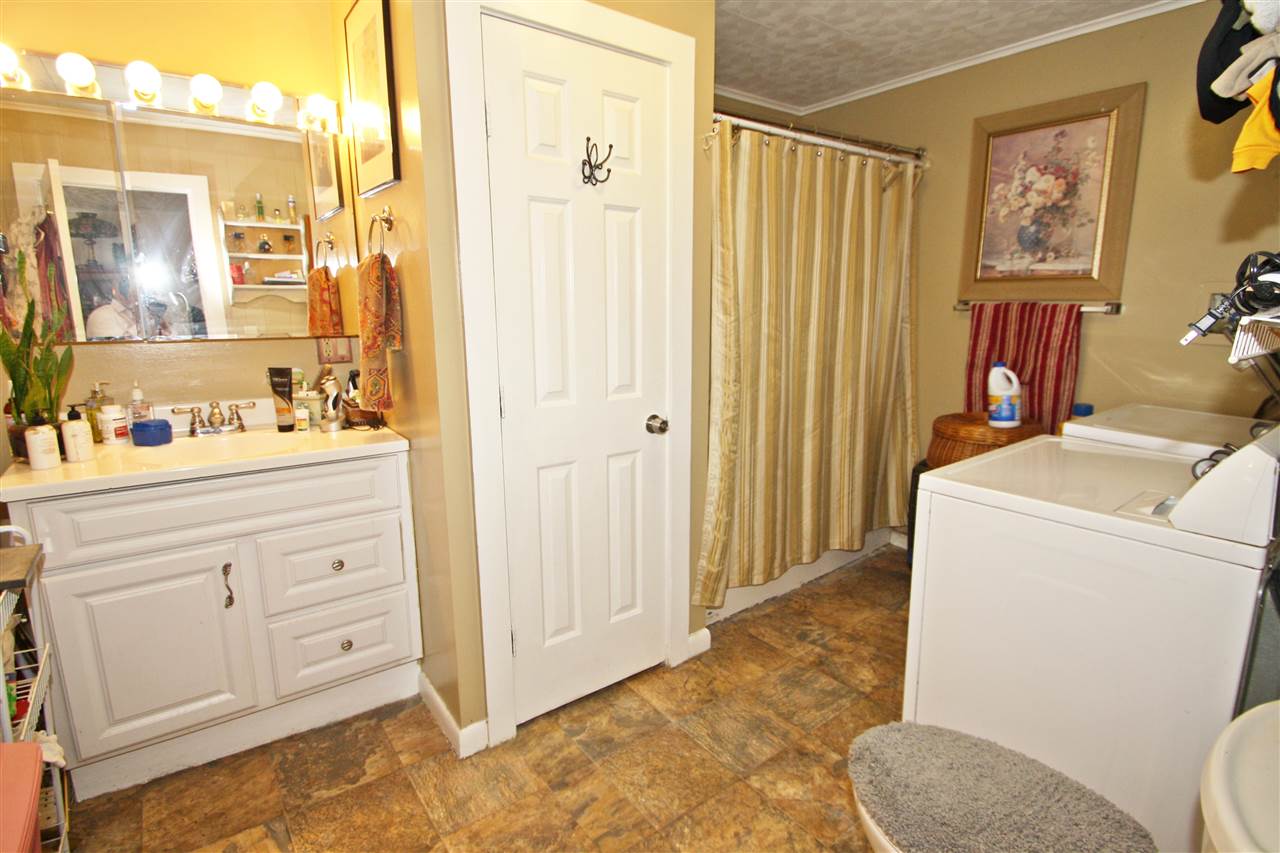 116 Charles Street Rochester, NH 03867 - Photo 24 of 33