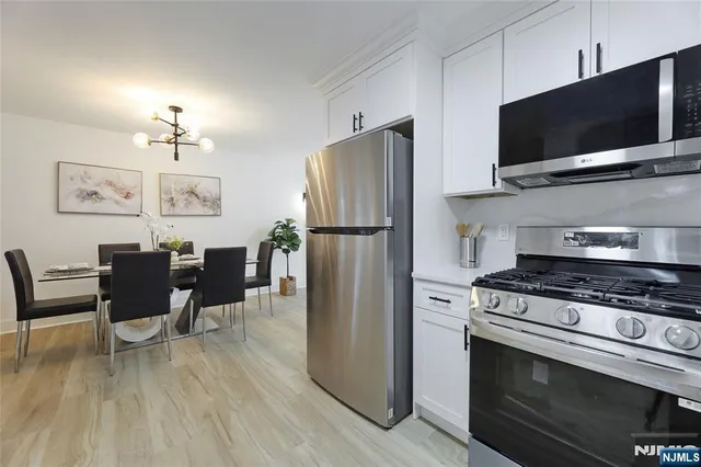 $470,000 | 6 Tamarack Trail, Stockholm, NJ 07460