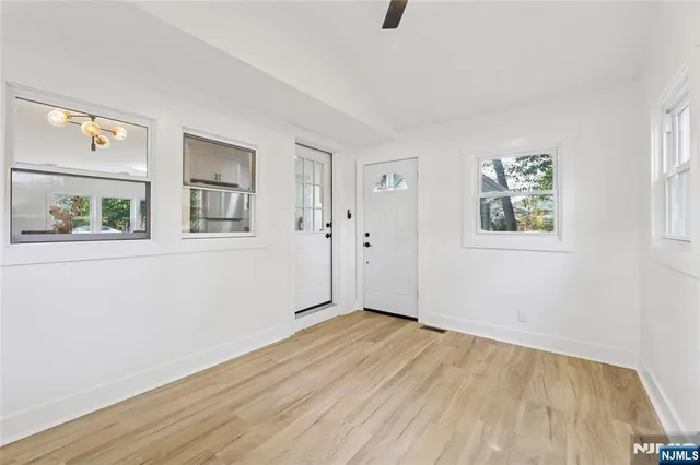 $470,000 | 6 Tamarack Trail, Stockholm, NJ 07460