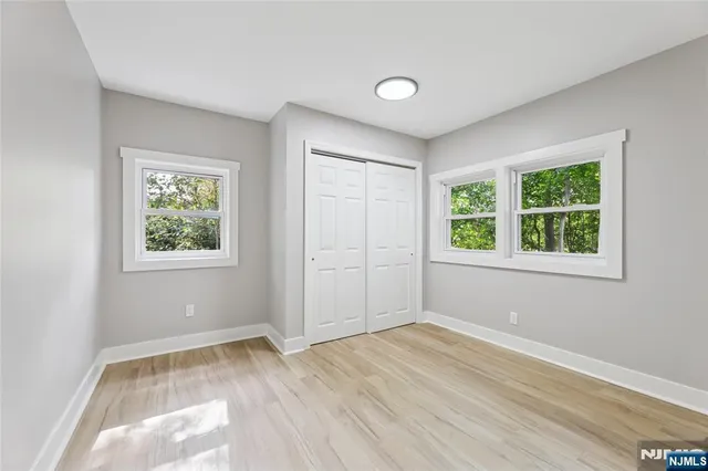 $470,000 | 6 Tamarack Trail, Stockholm, NJ 07460