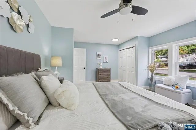 $470,000 | 6 Tamarack Trail, Stockholm, NJ 07460