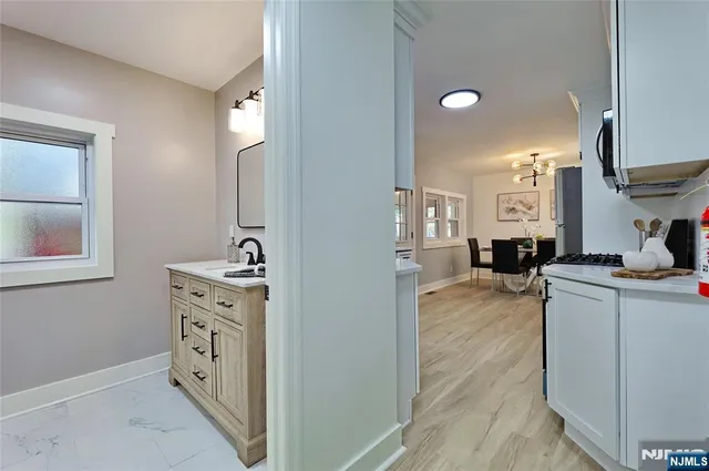 $470,000 | 6 Tamarack Trail, Stockholm, NJ 07460