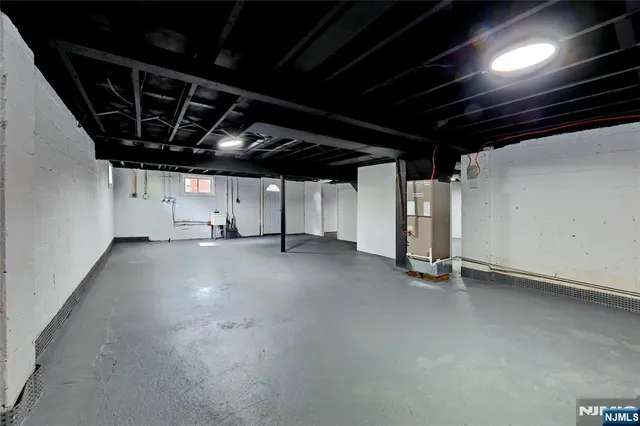 $470,000 | 6 Tamarack Trail, Stockholm, NJ 07460