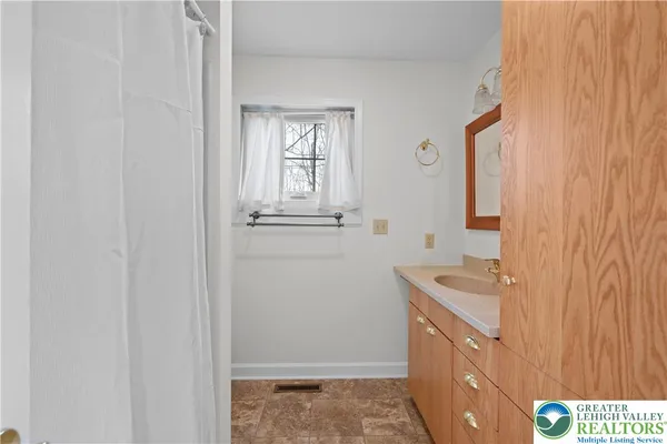 $499,900 | 2 Pinewood Circle, Hazleton, PA 18202