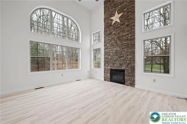 $499,900 | 2 Pinewood Circle, Hazleton, PA 18202