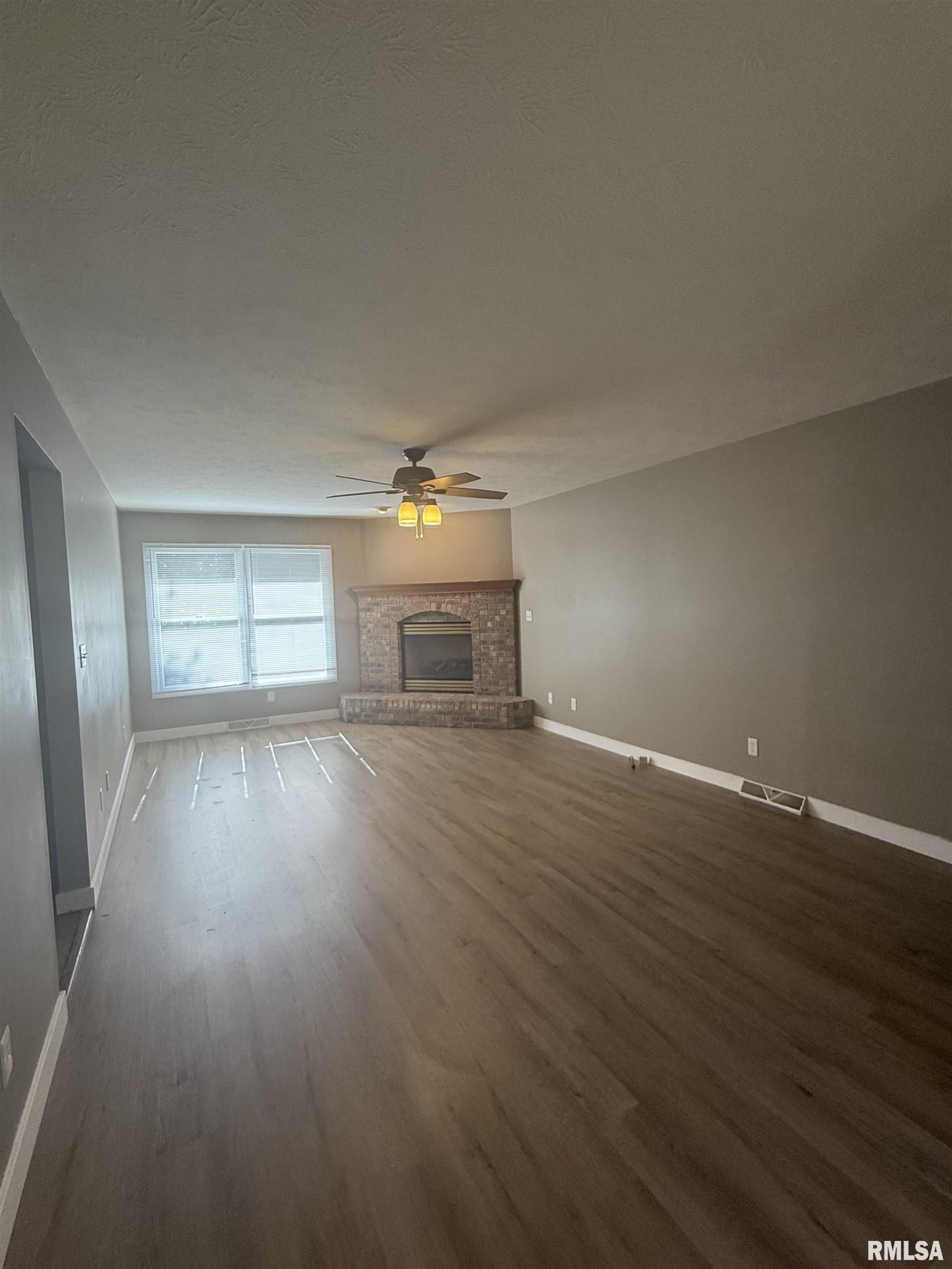 213 Appomattox Drive Springfield, IL 62711 - Photo 3 of 17