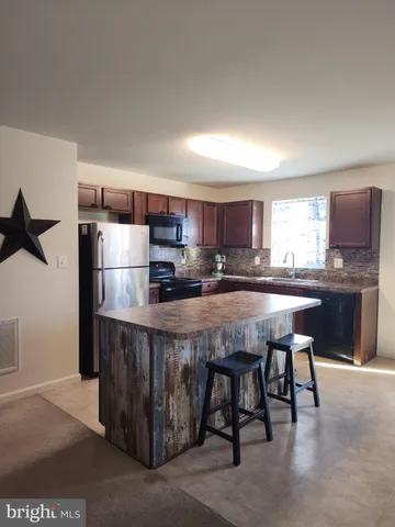 $465,000 | 2211 Sedgwick Drive, Remington, VA 22734