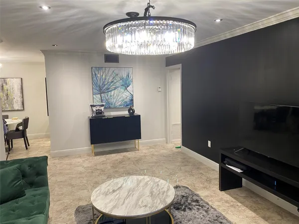 $2,000 | 4040 North Hills Drive, Unit 5, Hollywood, FL 33021