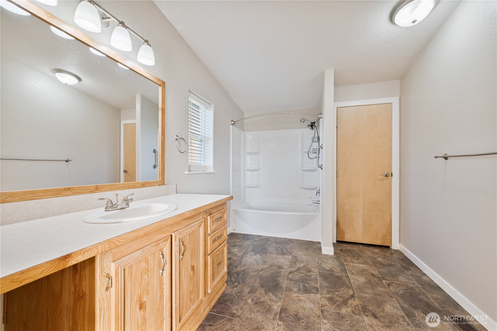 276 Alpenridge Road Kelso, WA 98626 - Photo 16 of 40