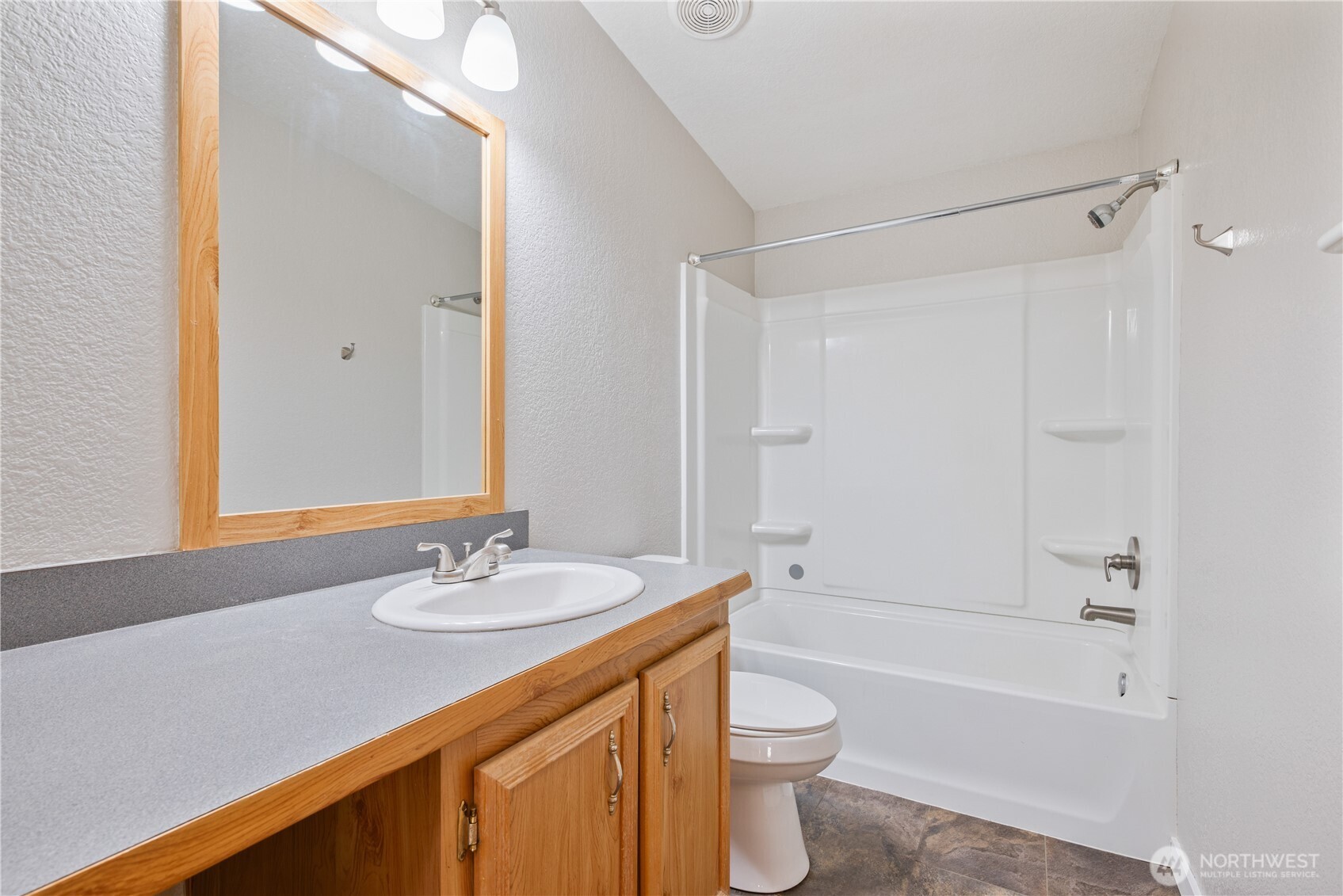 276 Alpenridge Road Kelso, WA 98626 - Photo 20 of 40