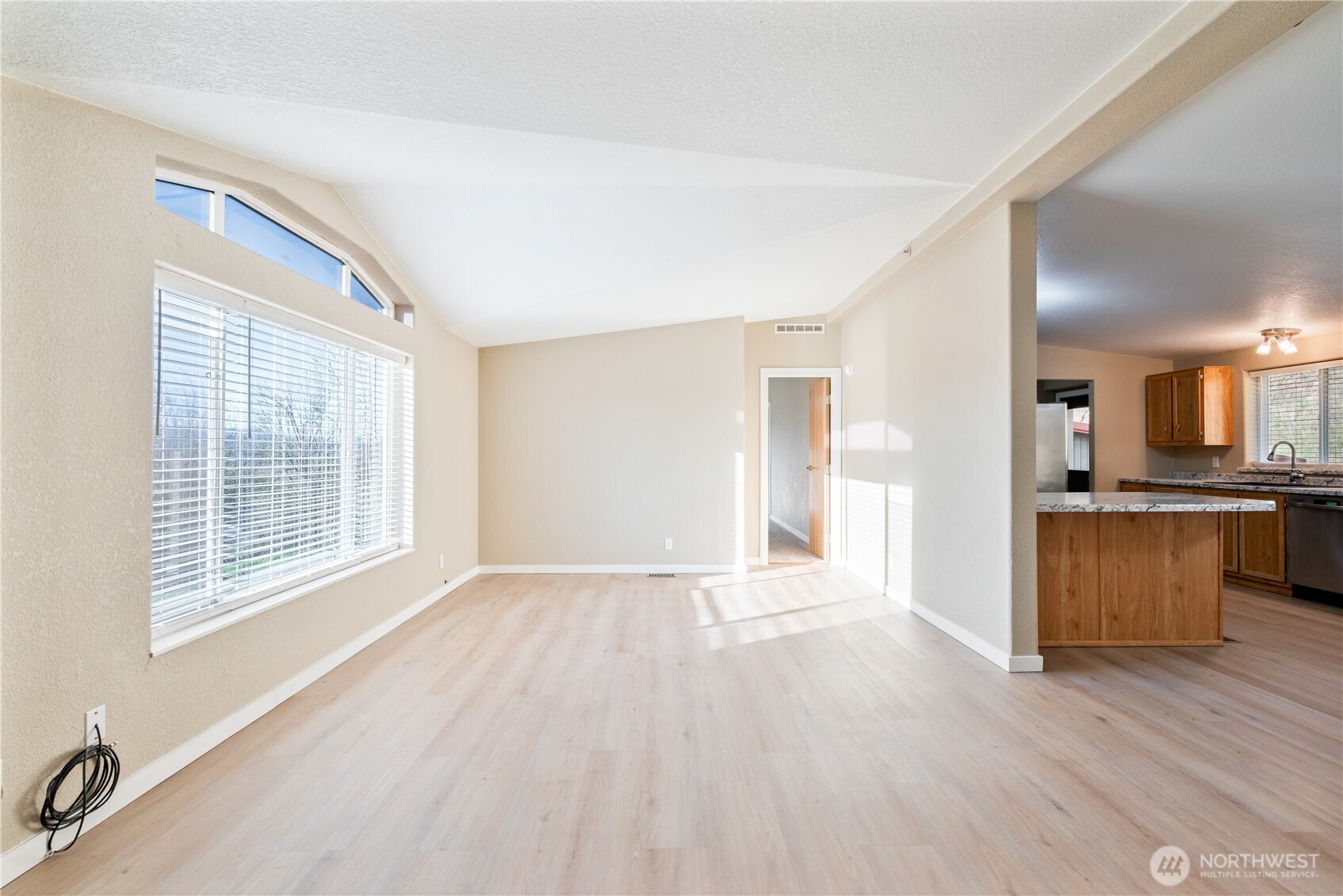 276 Alpenridge Road Kelso, WA 98626 - Photo 5 of 40