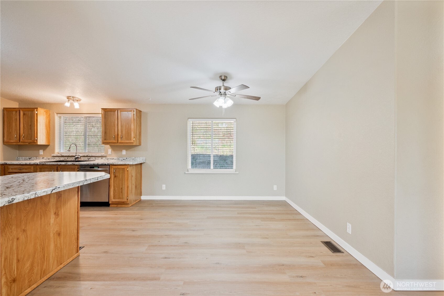 276 Alpenridge Road Kelso, WA 98626 - Photo 8 of 40