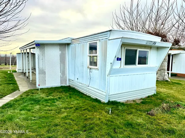 $25,000 | 141 Carolinda Lane, Unit I, Wapato, WA 98951
