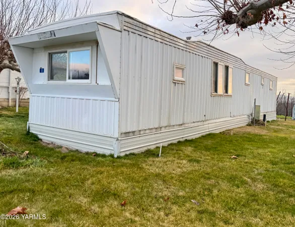 $25,000 | 141 Carolinda Lane, Unit I, Wapato, WA 98951
