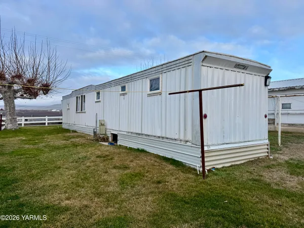 $25,000 | 141 Carolinda Lane, Unit I, Wapato, WA 98951