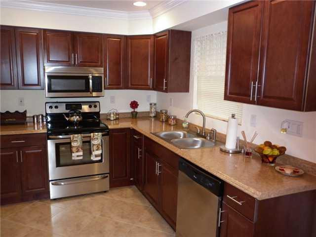5371 Madison Road Delray Beach, FL 33484 - Photo 7 of 14 Kitchen