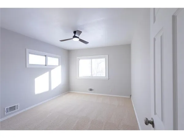 $2,400 | 118 13th Avenue South, South St. Paul, MN 55075